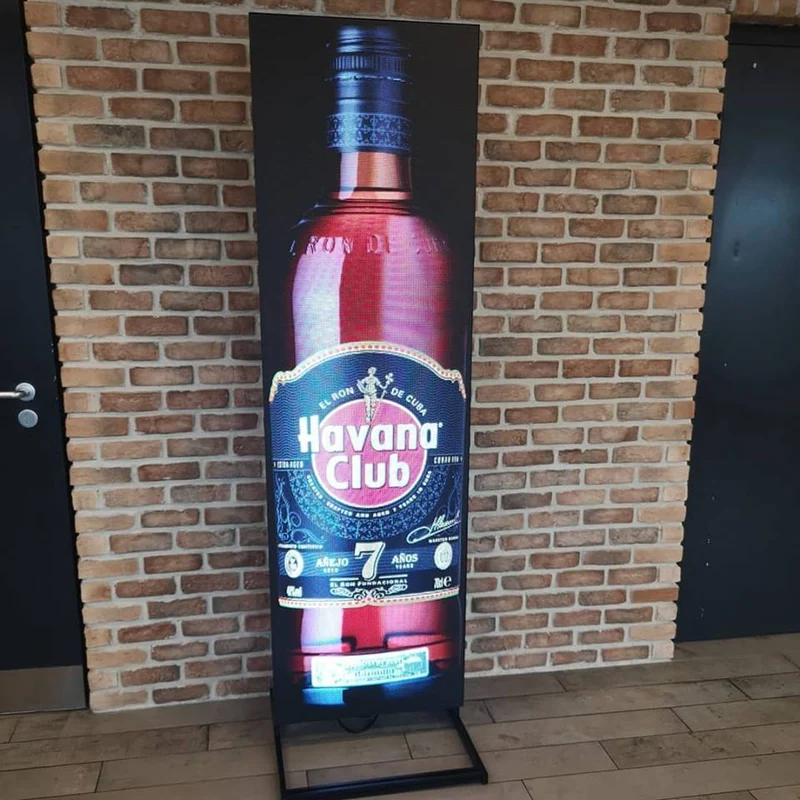 LED Video Totem Indoor München – P2/P3 freistehend