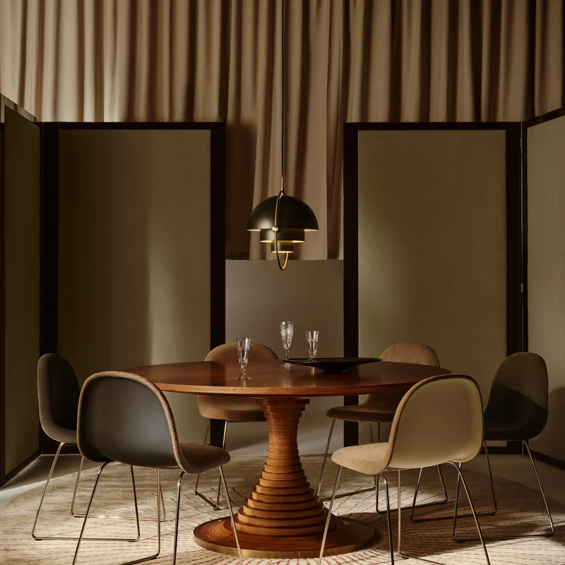 Gubi Tavolo a Dischi Dining Table