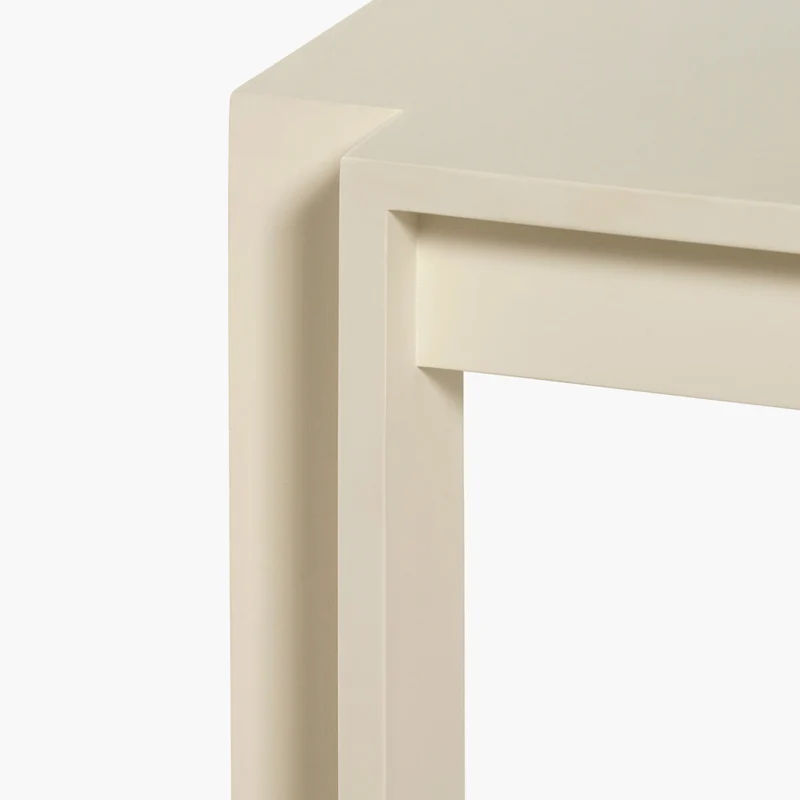 Serax Cora Table