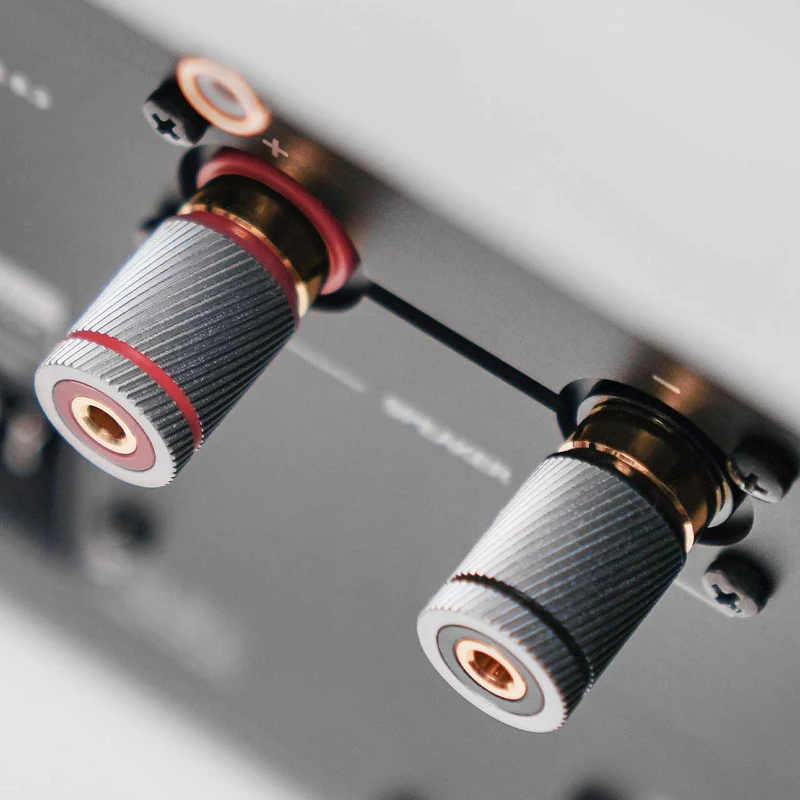 AVM OVATION MA 8.3 /Paar