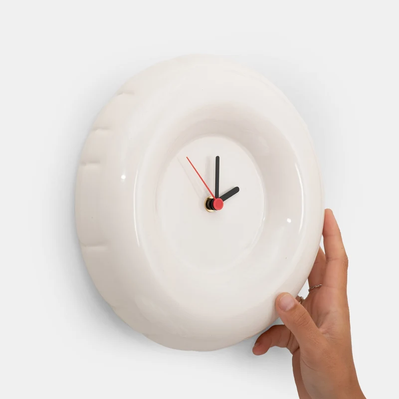 Home Studyo Holly Clock