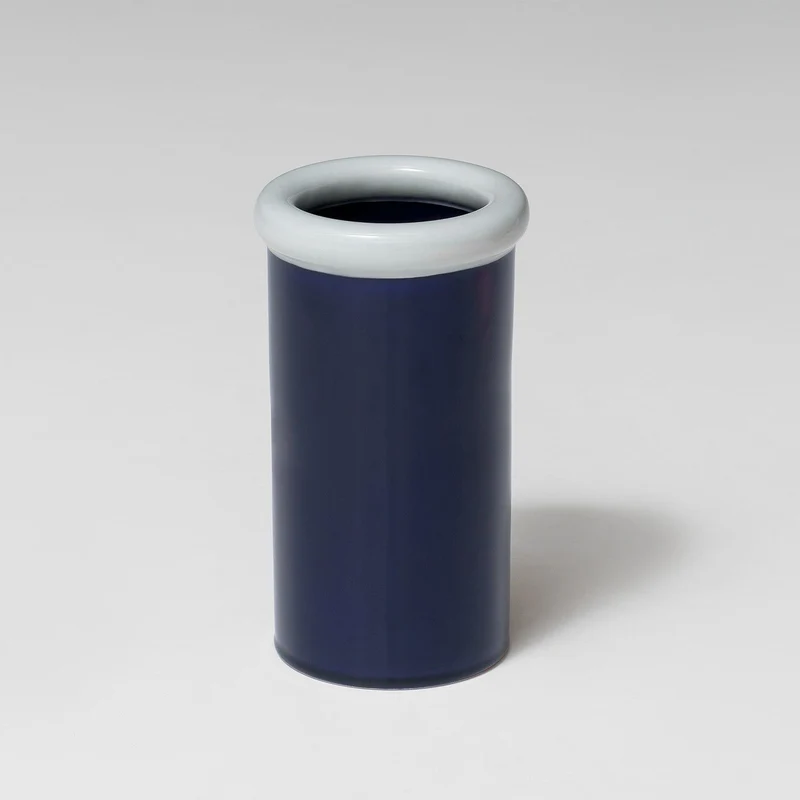 NINE Rod Vase