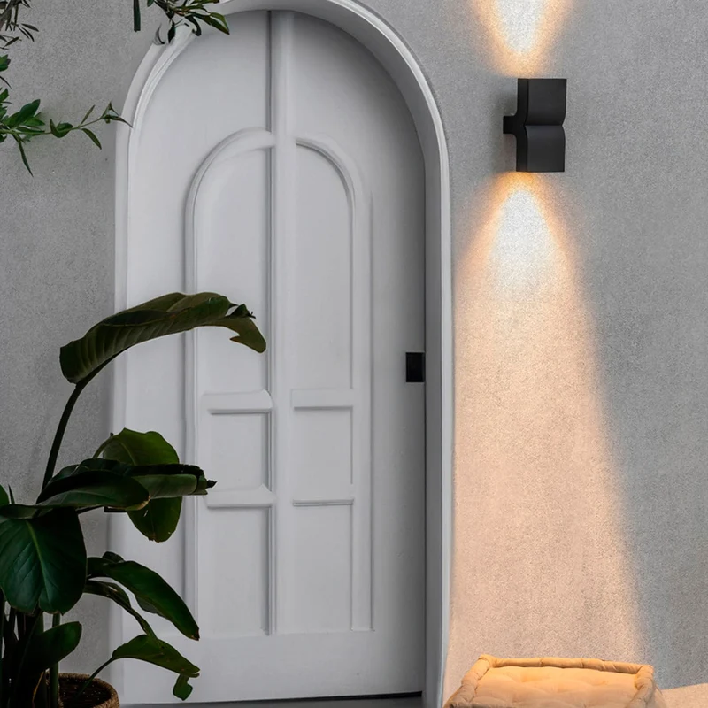 Faro Klamp Wall Lamp
