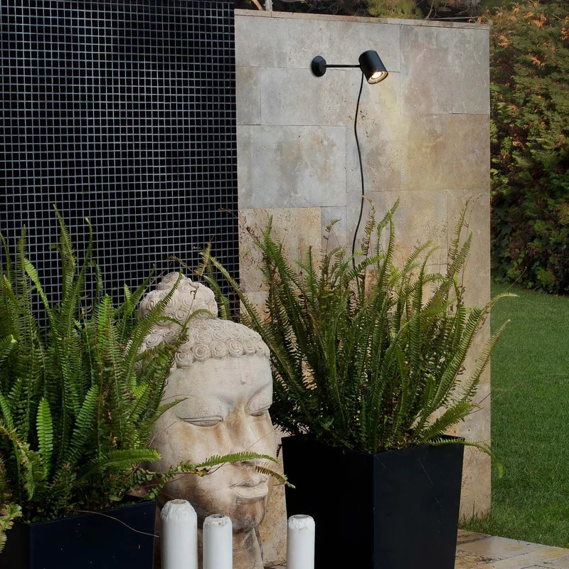 Faro Flow Wall Lamp With Spike
