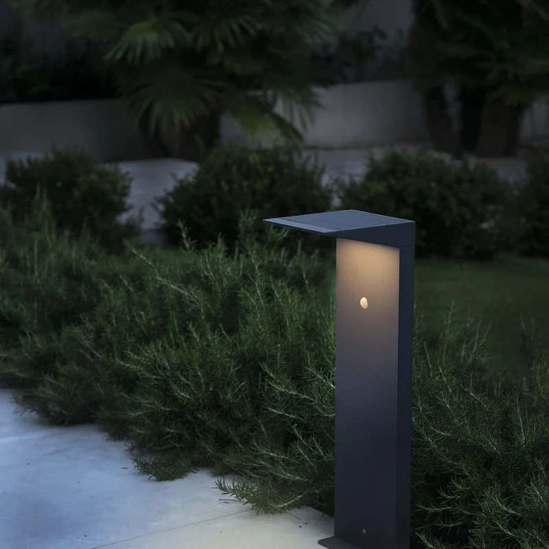 Faro Soleil Solar Beacon Lamp