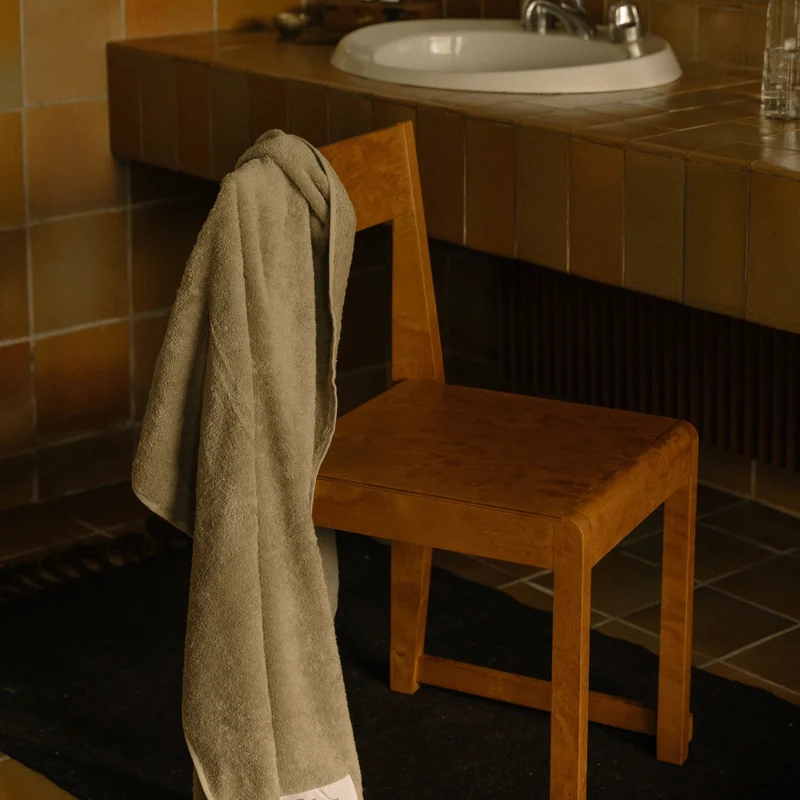 Frama Chair 01