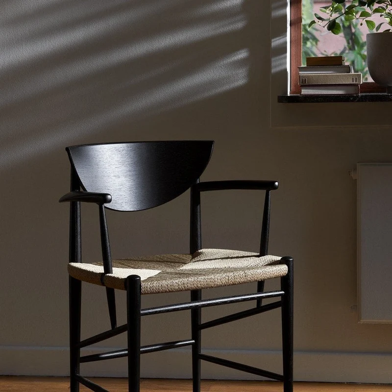 &Tradition Drawn Armchair HM4