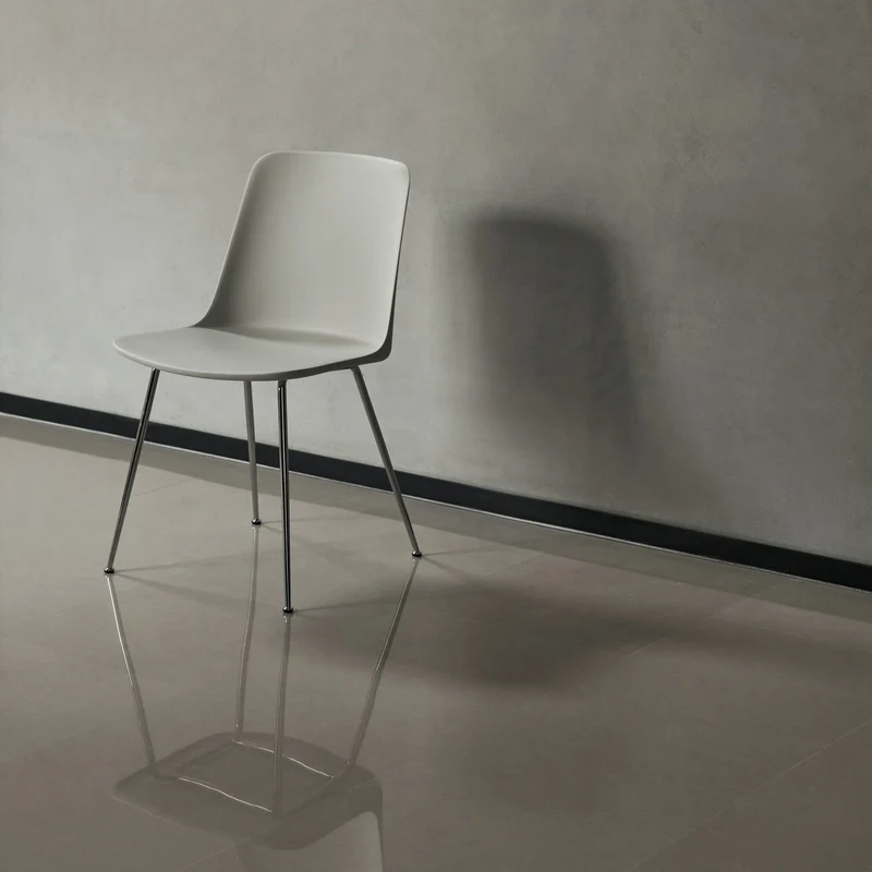 &Tradition Rely Side Chair HW6