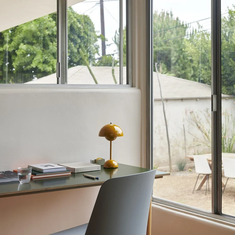 &Tradition Rely Side Chair HW11