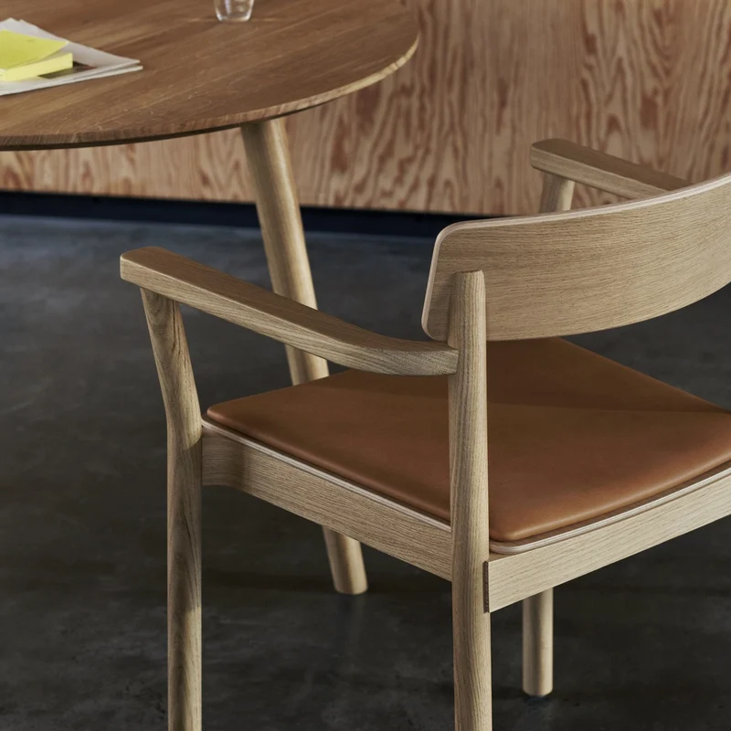 &Tradition In Between Bar Table SK22