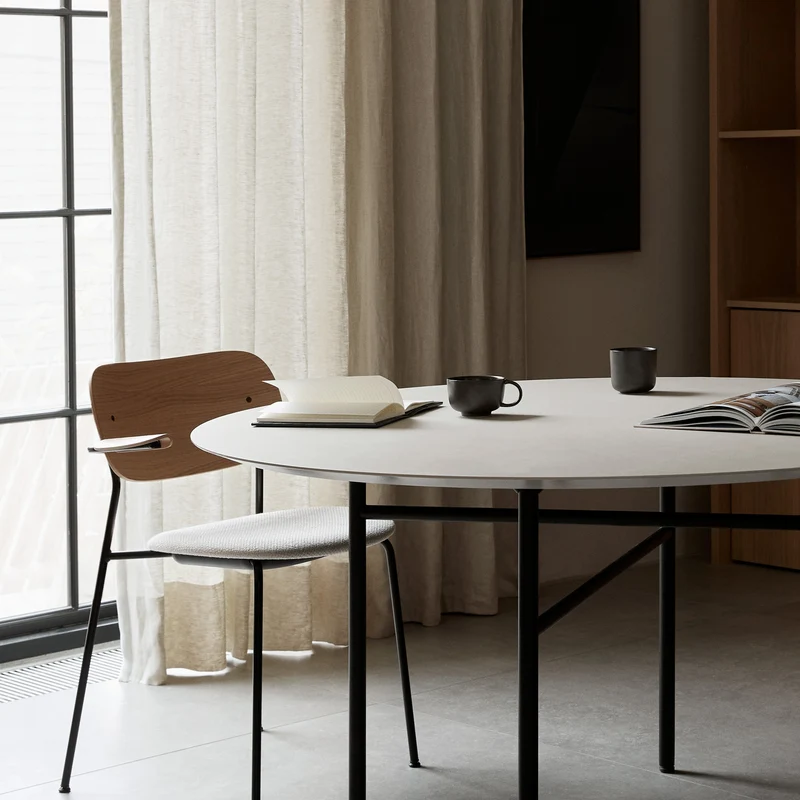 Audo Copenhagen Snaregade Round Dining Table