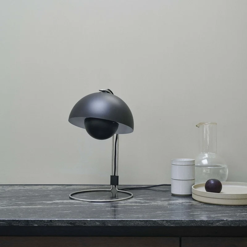 &Tradition Flowerpot VP4 Table Lamp - UK Version
