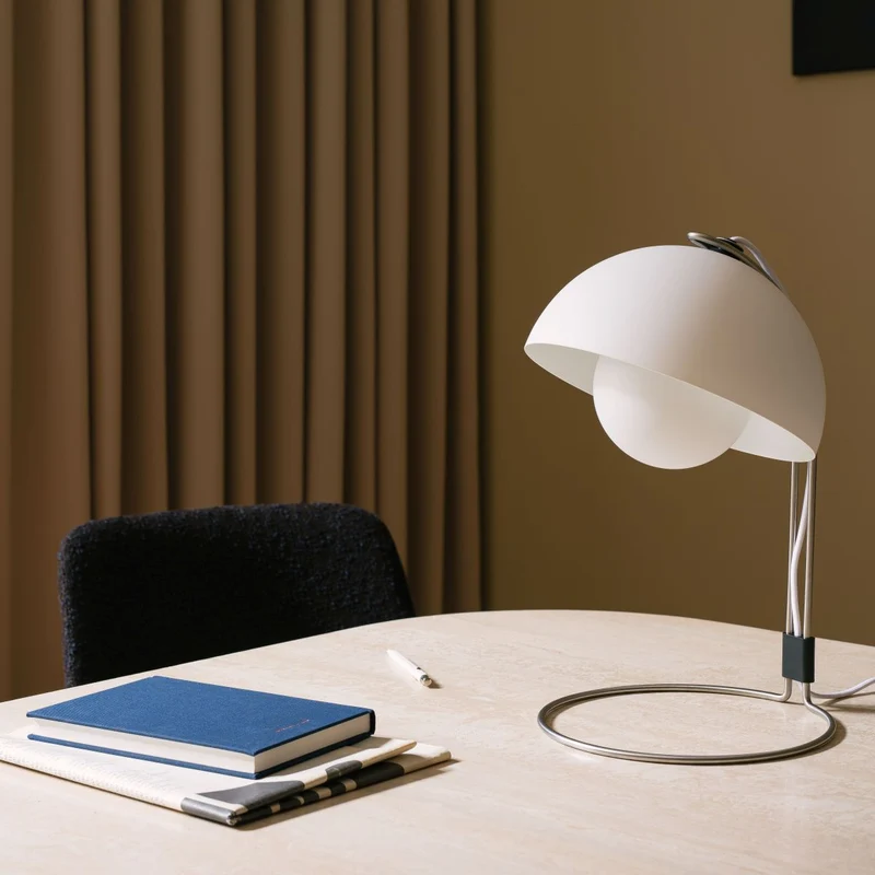 &Tradition Flowerpot VP4 Table Lamp - UK Version