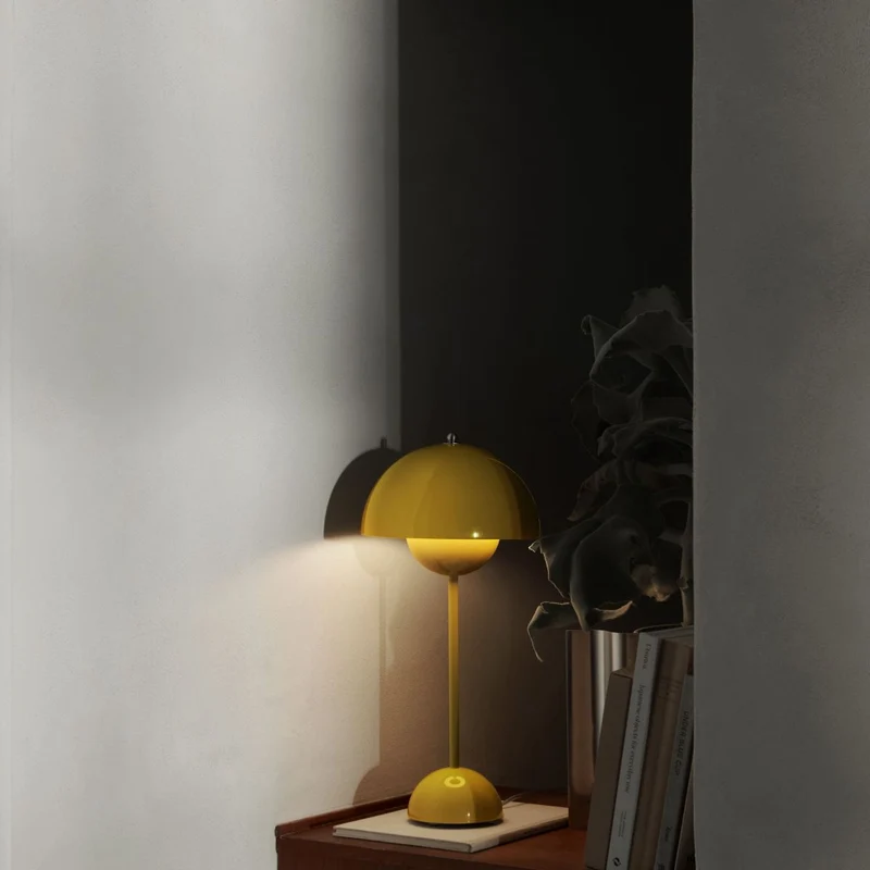 &tradition Flowerpot VP3 Table Lamp - UK Version