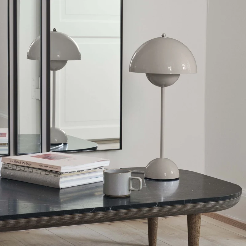 &tradition Flowerpot VP3 Table Lamp - UK Version