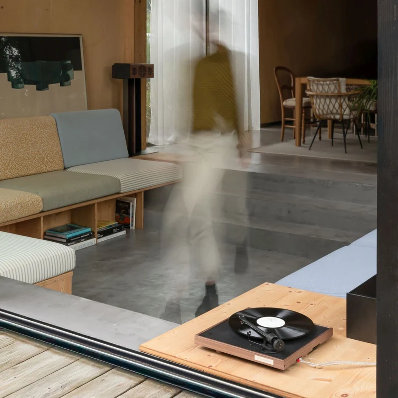 La Boite concept Square CC Vinyl Turntable